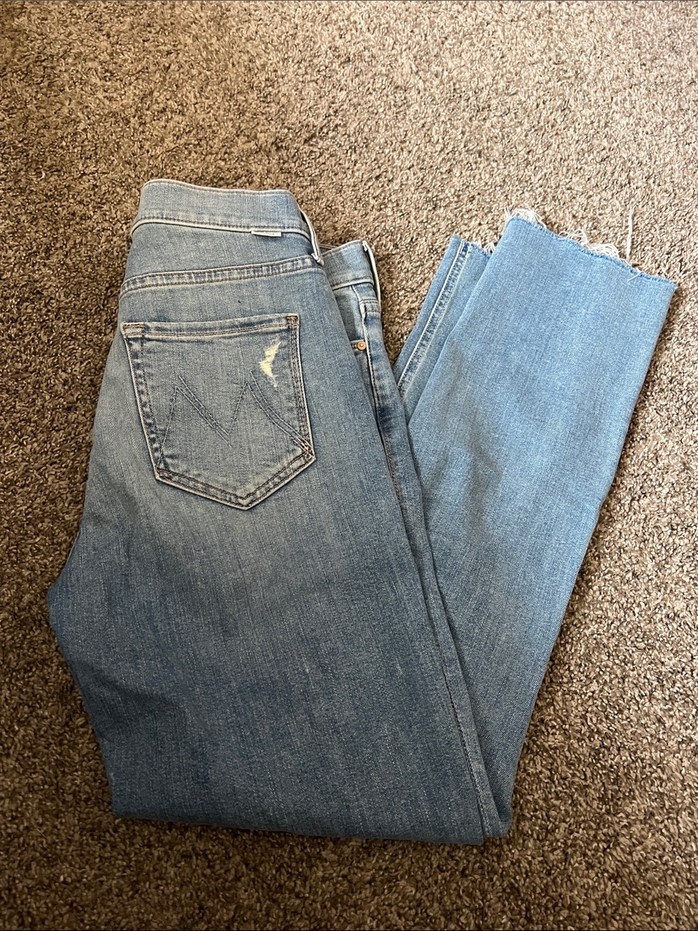 MOTHER The Mid Rise Dazzler Ankle Fray jeans